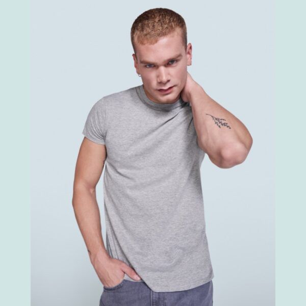 0097535-camiseta-economy-unisex-manga-corta-58-gris-vigore-modelo-1